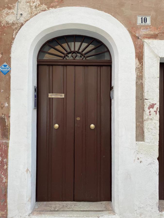 Touristhouse Monopoli 10 Bed & Breakfast ภายนอก รูปภาพ