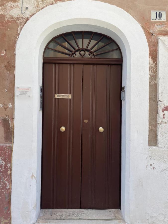 Touristhouse Monopoli 10 Bed & Breakfast ภายนอก รูปภาพ